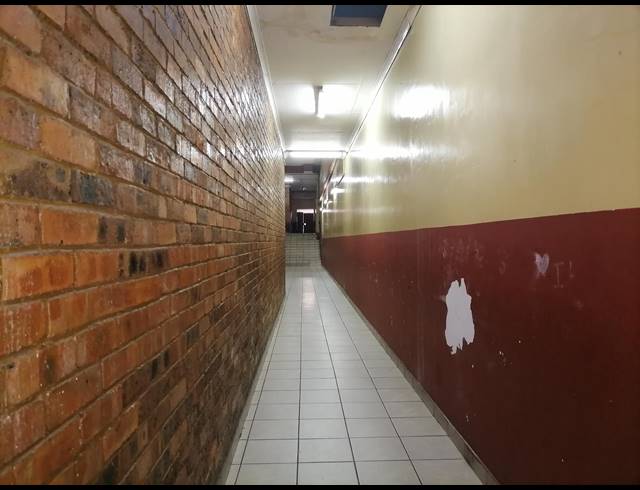 250M² BUILDING FOR SALE IN SPRINGS CENTRAL